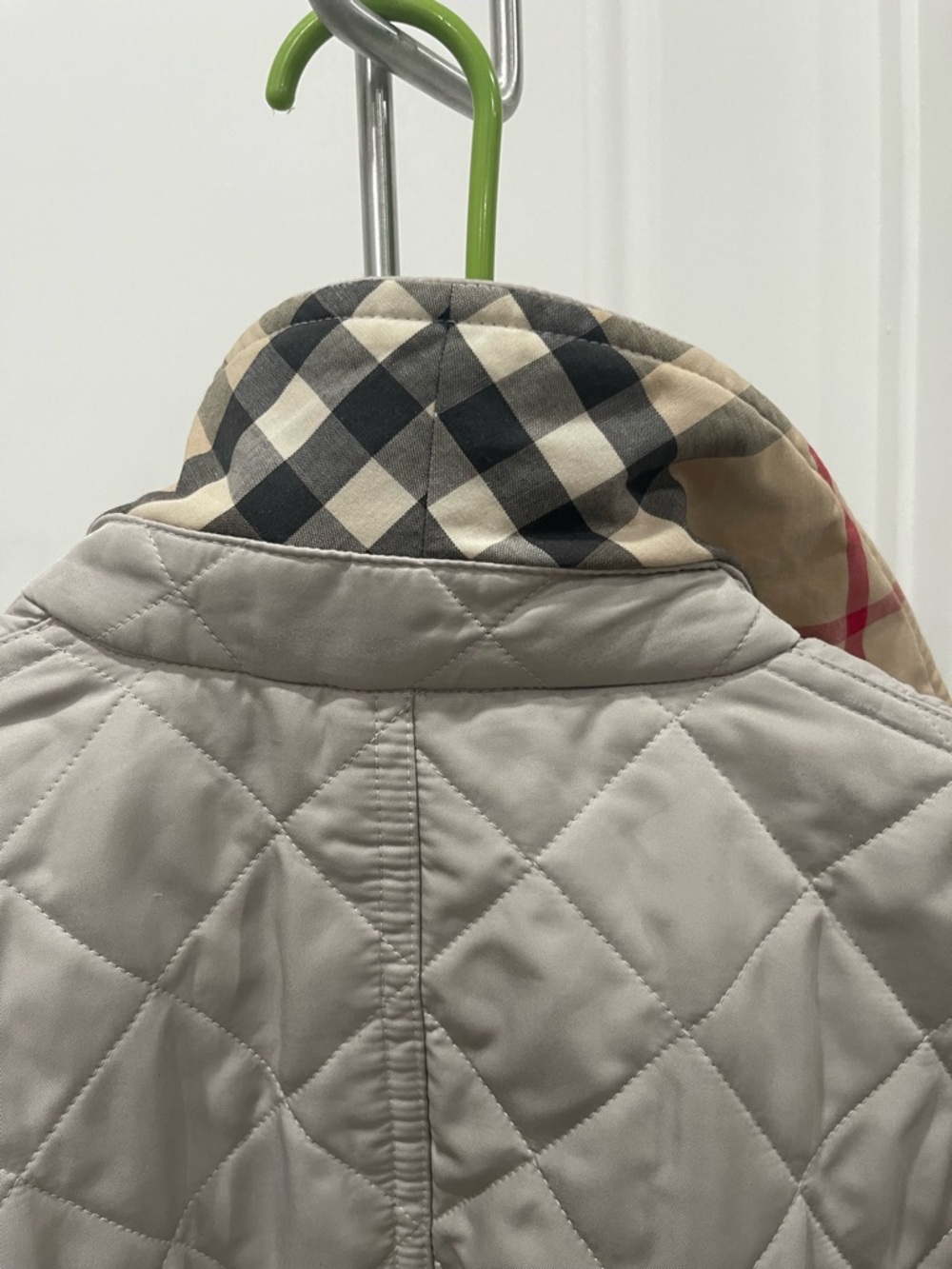 Burberry Tan belted Quilted Jacket zipper and snap closure flap pockets - Picture 6 of 11